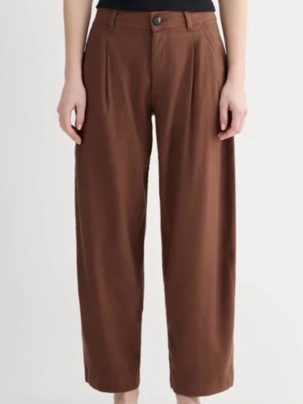 Everlane Everywhere Pant in Stretch Linen, cedarwood color